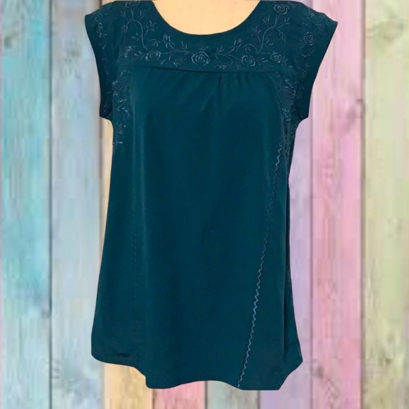 Forever 21 Tops - Forever 21 Teal Green Embroidery Short Sleeve Top